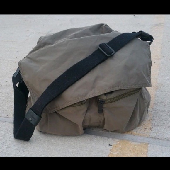 Ys Mandarina Messenger Bag Army Green 